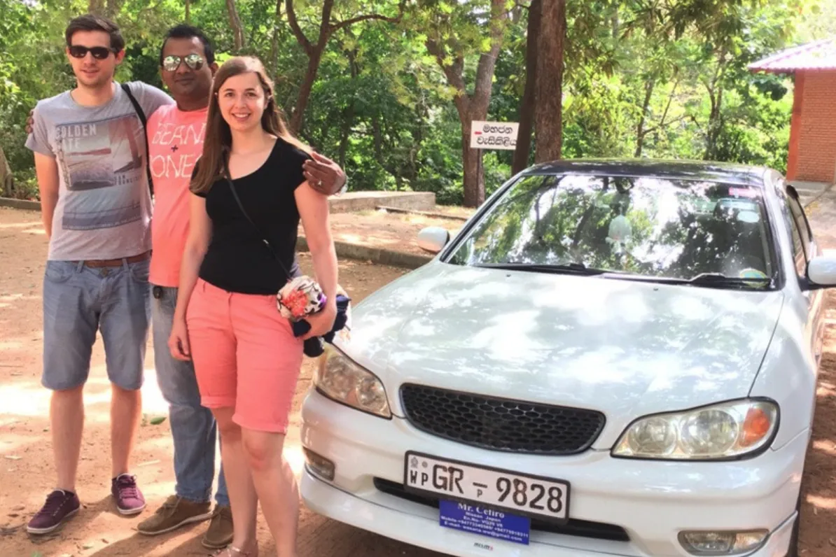 スリランカでタクシーチャーターを利用した旅行者 4
